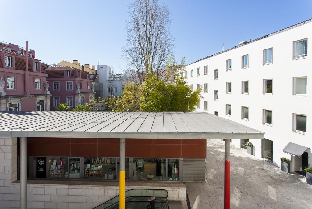 Apartment Carmo Lisbon Bagian luar foto